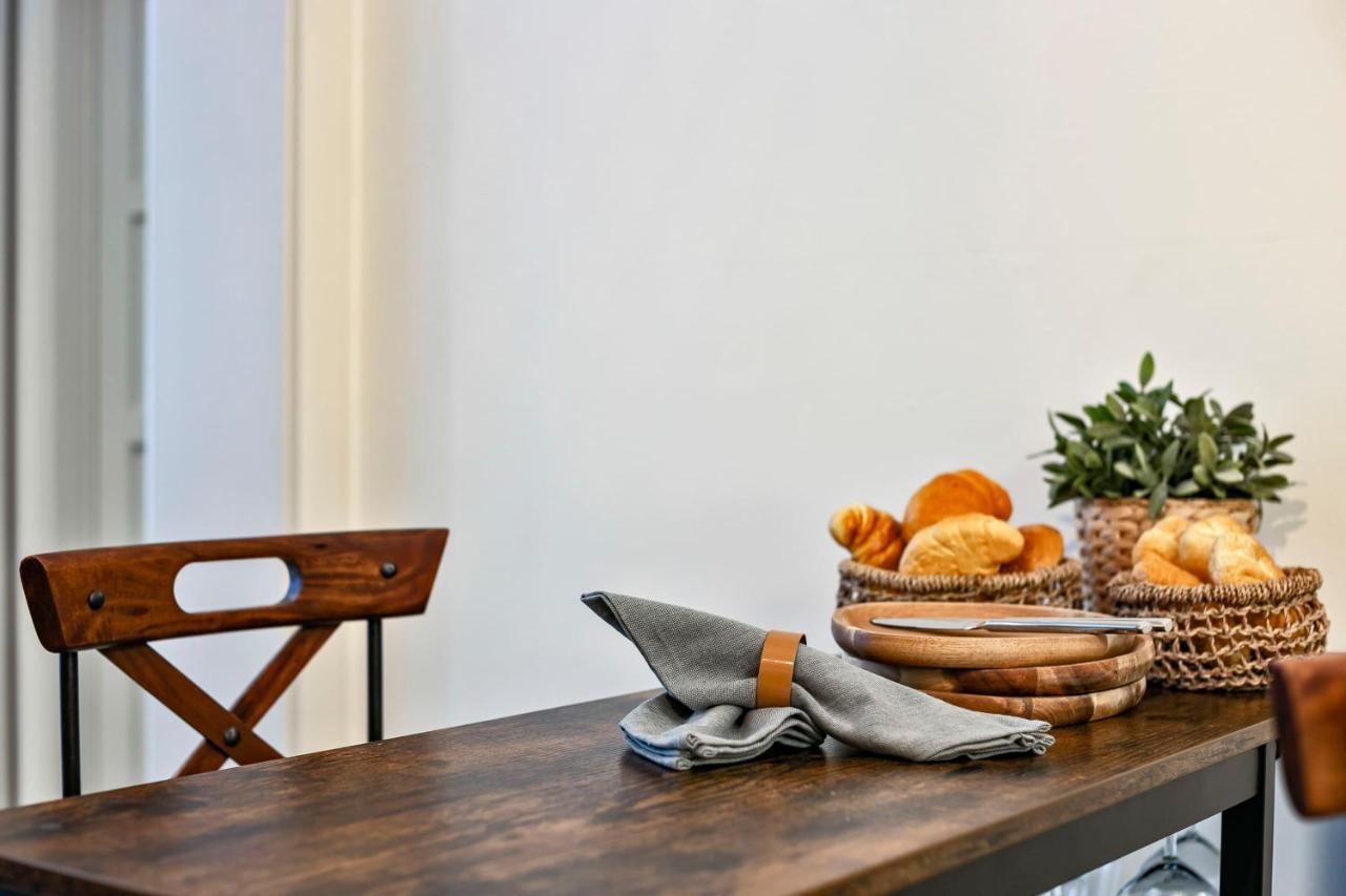 Huswell - Charming Getaway In The Historical City Center Брюгге Экстерьер фото